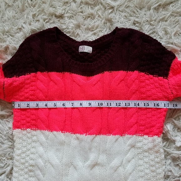 SO colorblock crew neck cable knit cozy sweater - Picture 9 of 10